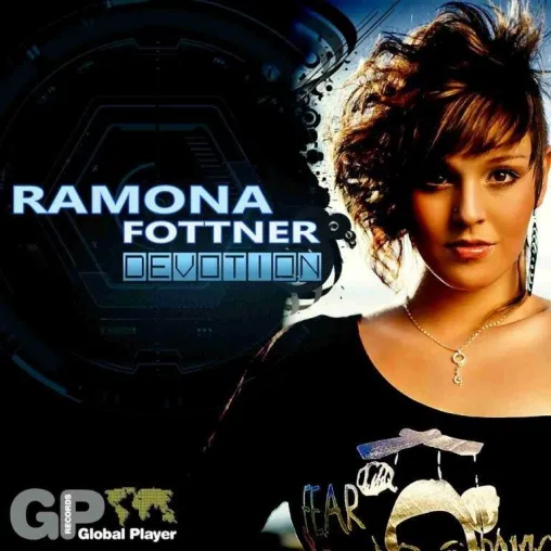 Bild: Drizzly Music nimmt RTL Supertalent Finalistin "Ramona Fottner" mit dem Titel "Devotion" unter Vertrag