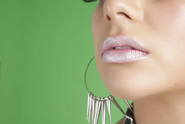 Bild: A.S.THETICS Dr. Adam Stanek: Zum perfekten Schmollmund mit einer Lippenvergrößerung vom Spezialisten!