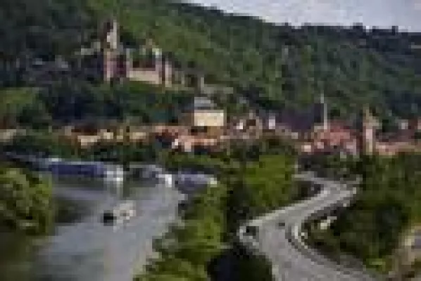Bild: Wertheim an der Romantischen Straße: Staunen, shoppen und schippern