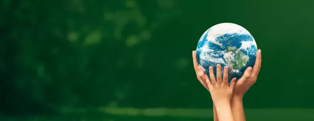 Bild: Demokratie unter Druck: Wie beeinflusst der aktuelle Populismus die Klimapolitik?