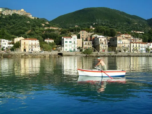 Bild: Landleben und Sandstrand - Badeferien im Landgut Parmenide im süditalienischen Cilento