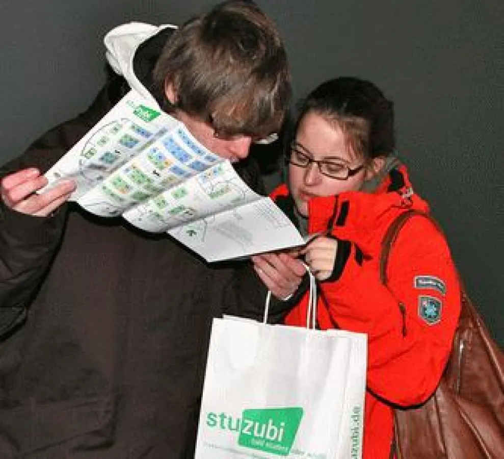 Schüler informieren sich auf der Stuzubi 2012