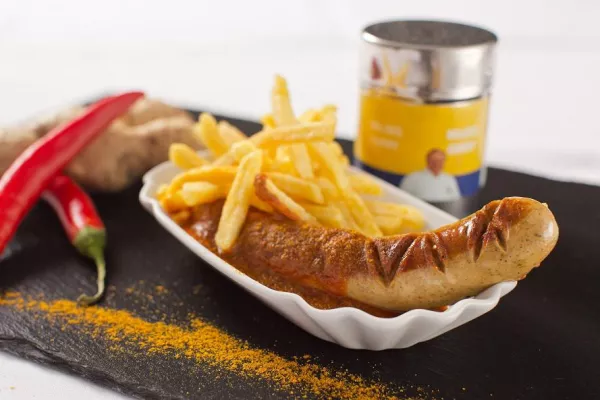 Bild: Compass Group präsentiert zweite Edel-Currywurst von Alfons Schuhbeck