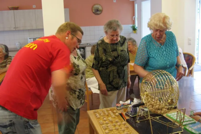 LEOCLUB BRANDENBURG - Erstes Seniorenbingo war ein voller Erfolg Bild: LEOCLUB BRANDENBURG - Erstes Seniorenbingo war ein voller Erfolg