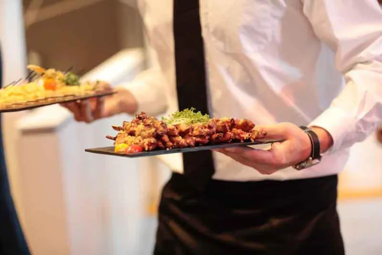 Der Party Löwe realisiert großes Cateringprojekt für Jungheinrich Bild: Der Party Löwe realisiert großes Cateringprojekt für Jungheinrich