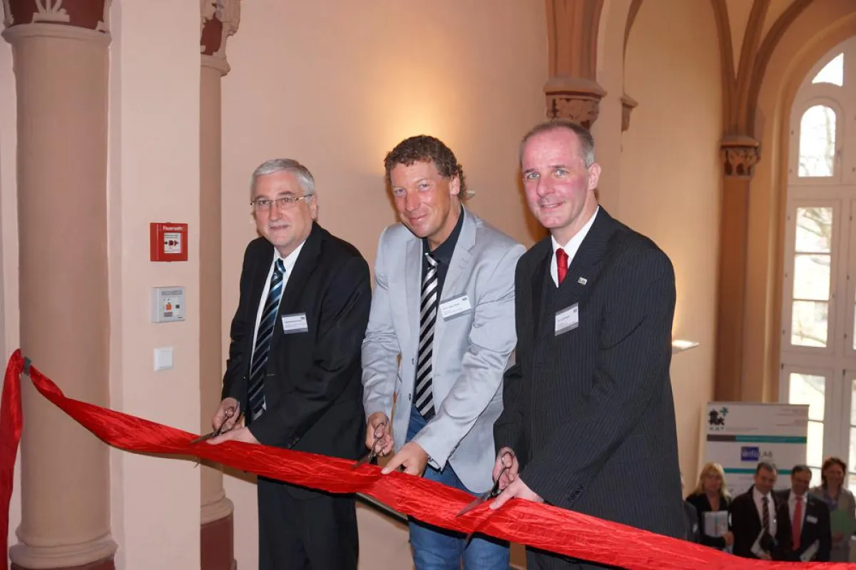 Staatssekretär Michael Richter, Dekan Prof. Dr. Jürgen Stember und Prorektor Prof.Dr. Olaf Drögehorn