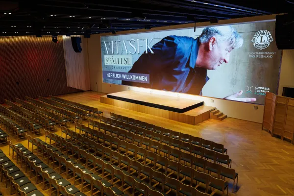 Bild: Größte fest installierte Kongress-LED-Wall Österreichs steht in Alpbach