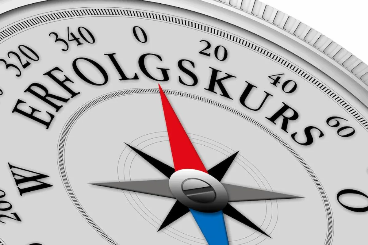 Der Kompass zeigt’s an: Mit der WINGS-Weiterbildung „Seefahrt“ auf Erfolgskurs