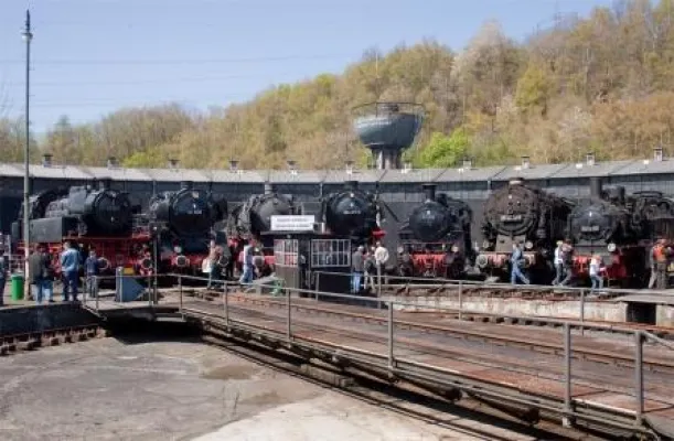 Bild: Kulturdezernent Townsend zu Besuch im Eisenbahnmuseum Bochum-Dahlhausen