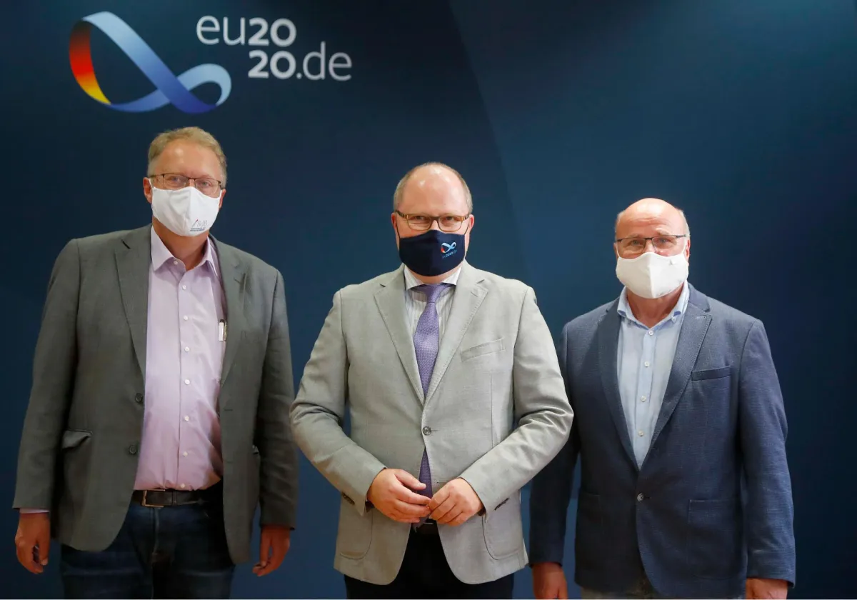 v.l.n.r.: Dr. Harald Freter, Christian Lange (BMJV), Hennes Göers