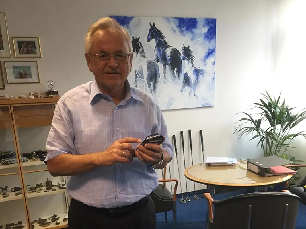 Jederzeit und überall. Mit der KRAMSKI-App wird man auch unterwegs das Putten perfektionieren können