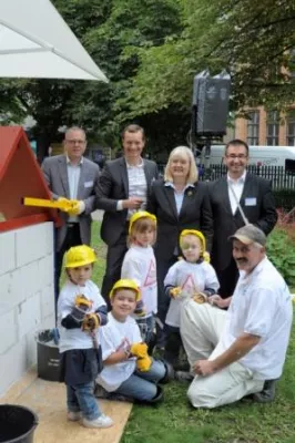 Bild: 170 Kinder mauerten um die Wette beim „Tag der kleinen Baumeister“ der GEWOBAG