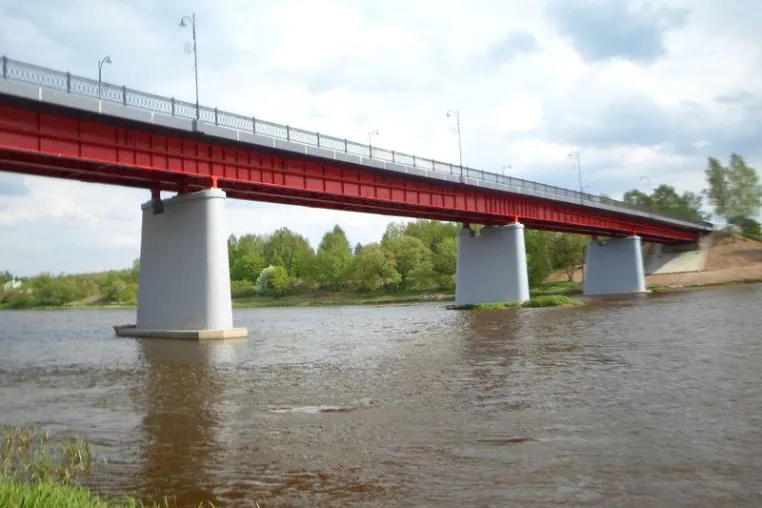 Bild: Ceramic Polymer: Beschichtung der Stahlkonstruktion einer Brücke in Litauen – saniert und dauerhaft geschützt.