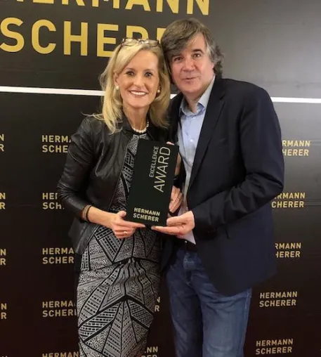 Bild: Weltrekord und Excellence Award: Ulrike WINzer brilliert beim 1. Internationalen Speaker Slam in Hamburg