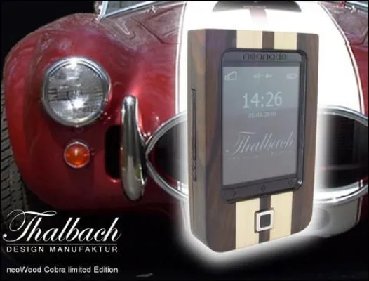 Bild: Design Handy in Edelholz - neoWood Cobra limited Edition