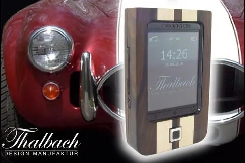 Bild: Design Handy in Edelholz - neoWood Cobra limited Edition