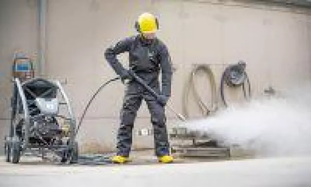 Bild: Schutzschild gegen Hochdruckwasserstrahlen