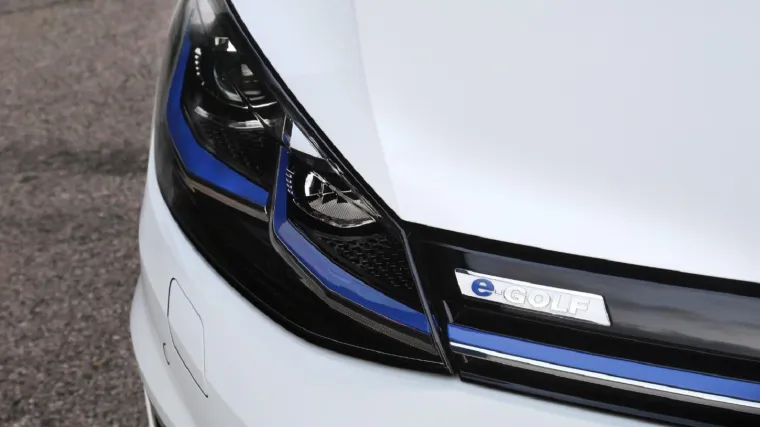 Bild: STROM & GASWERK: HAMBURG MIT HÖCHSTEM ELEKTROAUTO-ANTEIL