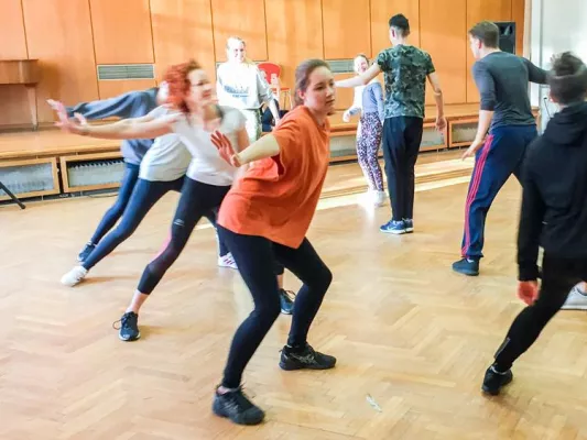 Bild: Hörregion Hannover: Tanz-Projekt von hörgeschädigten und gut hörenden Jugendlichen