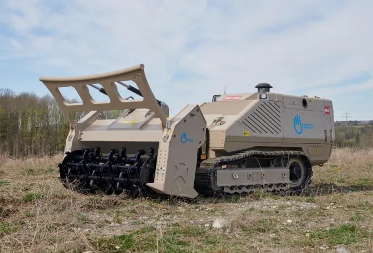 Bild: Global Clearance Solutions unterstützt Handicap International im Tschad mit mechanischer Minenräumlösung