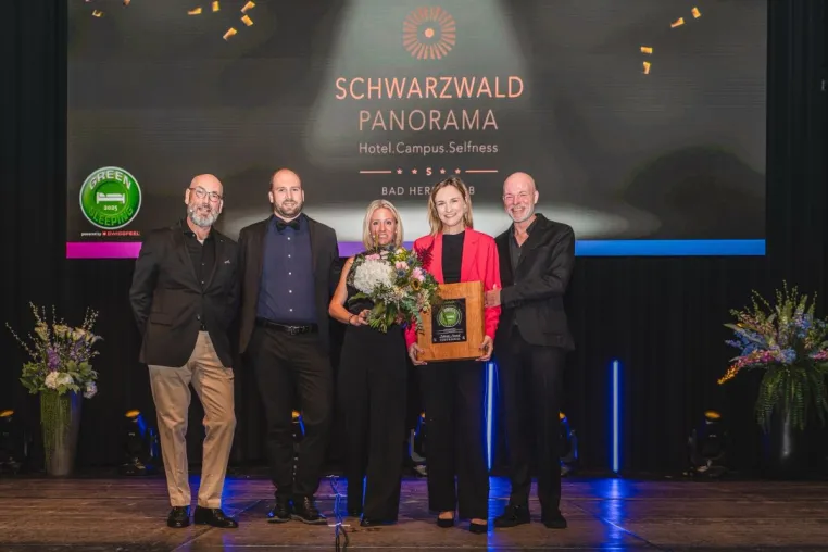 Hotel Schwarzwald Panorama gewinnt den Green-Sleeping-Award 2025 Bild: Hotel Schwarzwald Panorama gewinnt den Green-Sleeping-Award 2025
