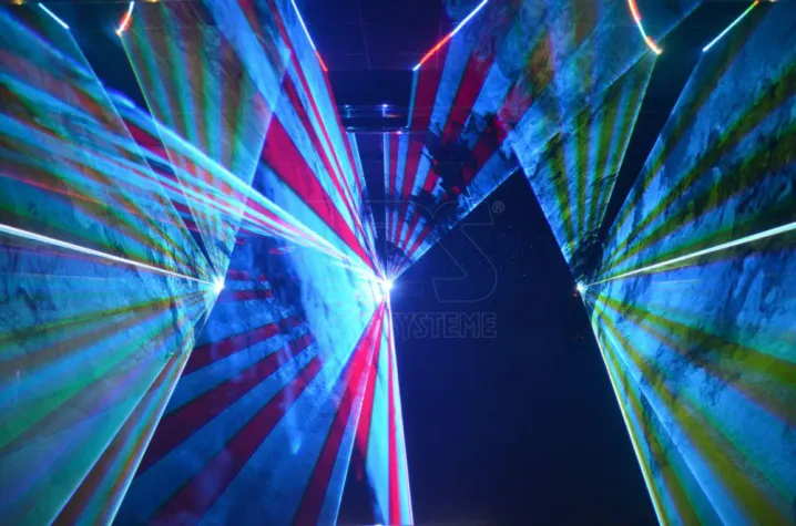 Bild: 5-Sterne-Hotel verzaubert Gäste mit beeindruckenden Lasershows