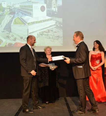 Bild: 'And the Oscar goes to ... - BIKINI BERLIN!“