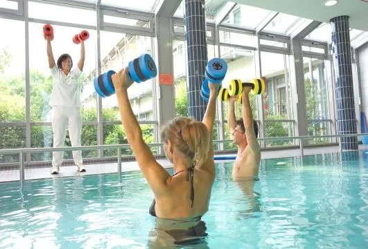 Ziel: Bewegungsfreiheit erhalten. Physiotherapeuten-Fortbildung am Asklepios Klinikum Bad Abbach Bild: Ziel: Bewegungsfreiheit erhalten. Physiotherapeuten-Fortbildung am Asklepios Klinikum Bad Abbach