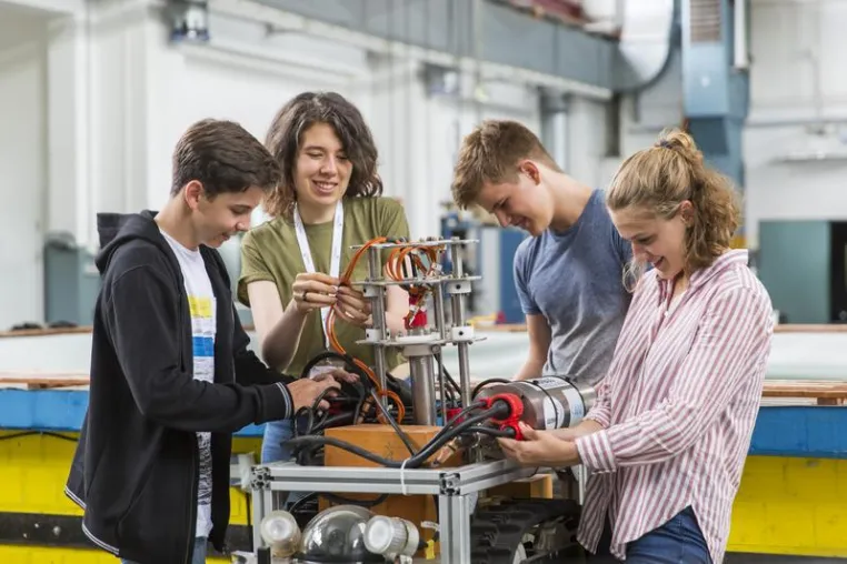 MINTernational: Chemie- und Physik-Workshops für Bremer Schüler an der Jacobs University Bild: MINTernational: Chemie- und Physik-Workshops für Bremer Schüler an der Jacobs University