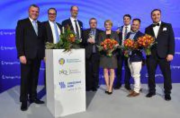 Bild: Pflegemanager und Nachwuchs-Pflegemanager des Jahres: ZEQ gratuliert den Gewinnern