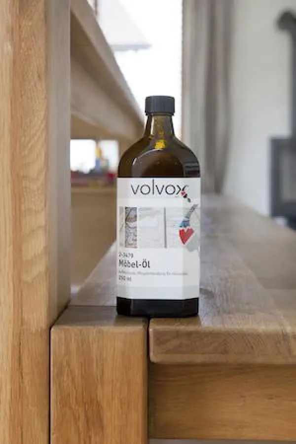 Das Möbel-Öl von Volvox ist im ausgewählten Fachhandel erhältlich Foto: www.volvox.de