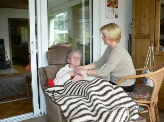 Bild: Wer passt zu Opa - rund um die Uhr