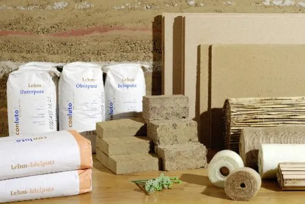 Bild: conluto auf der NordBau 2011 - conluto präsentiert kreative Lehmbaulösungen in Neumünster