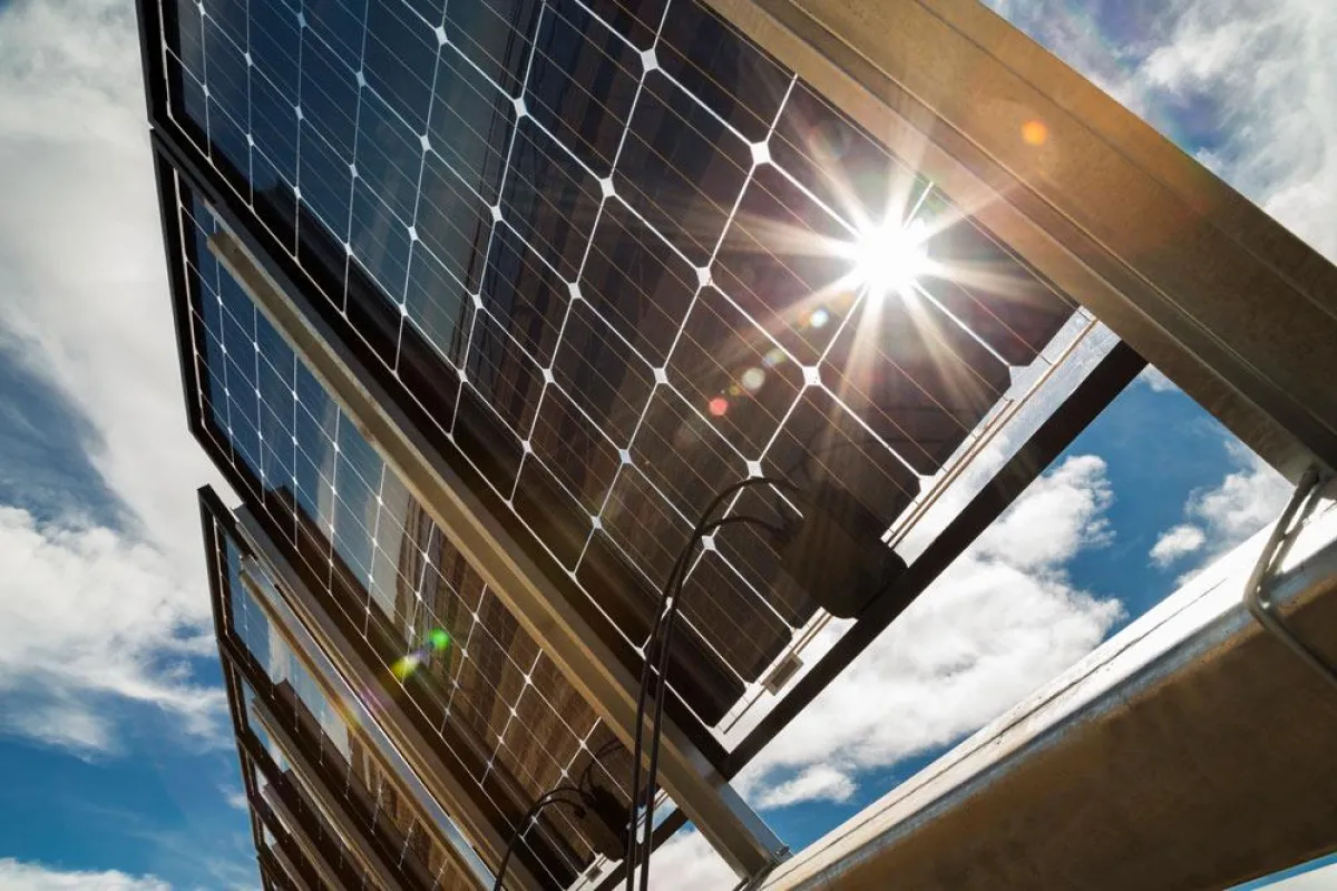 Soltec Solar Tracker mit zweiseitigen Photovoltaik Modulen