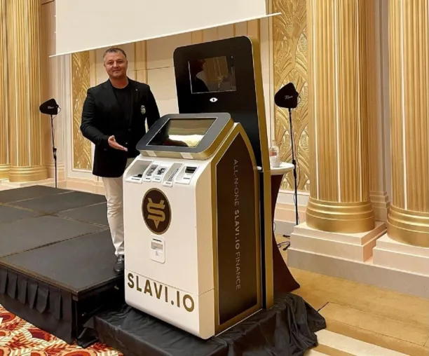 Bild: Slavi präsentiert ersten Prototypen eines innovativen Krypto-Geldautomaten