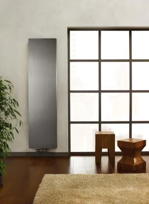 Bild: Vertikalheizkörper im Fokus