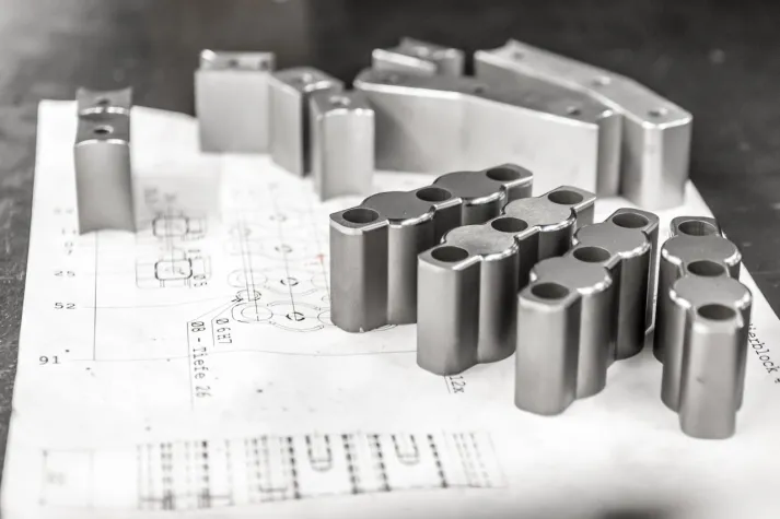 Bild: SENKEROSION BZW. SENKERODIEREN ALS SCHLÜSSELTECHNOLOGIE IM WERKZEUGBAU