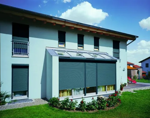 Bild: Hohe Ziele für den Klimaschutz - Mit Rollläden und Sonnenschutz das ganze Jahr Energie sparen