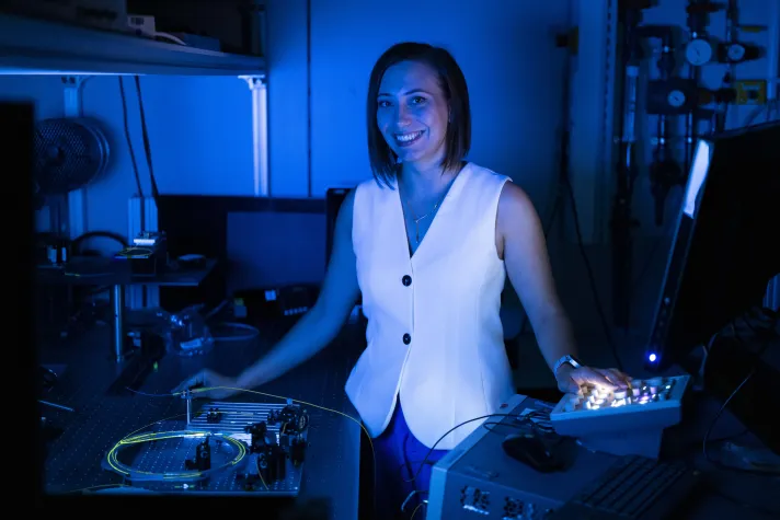 Bild: Laserblitze im Billionstel-Sekunden-Takt: Maria Chernysheva erhält Förderung im DFG-Heisenberg-Programm 