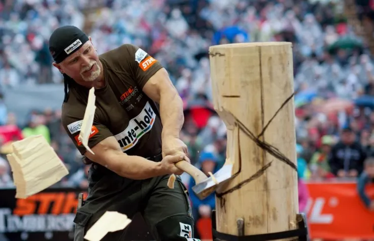 Bild: Wettkampfauftakt der besten deutschen Sportholzfäller