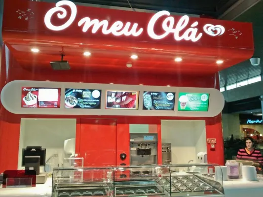 Bild: Stinova unterzeichnet Resellervertrag mit Subvertice auf der ISE 2011 als Partner für Portugal