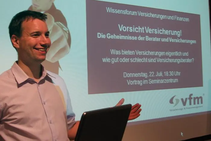 Verbrauchern geht ein Licht auf - Erfolgreicher Start der Vortragsreihe „Vorsicht Versicherung“ Bild: Verbrauchern geht ein Licht auf - Erfolgreicher Start der Vortragsreihe „Vorsicht Versicherung“