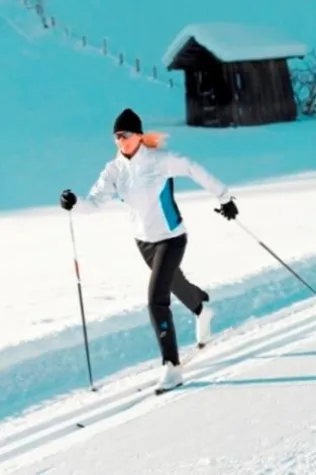 Bild: Skilanglauf & Wellness im Sauerland - Höhenloipen und winterliche Entspannungsangebote locken Aktivurlauber