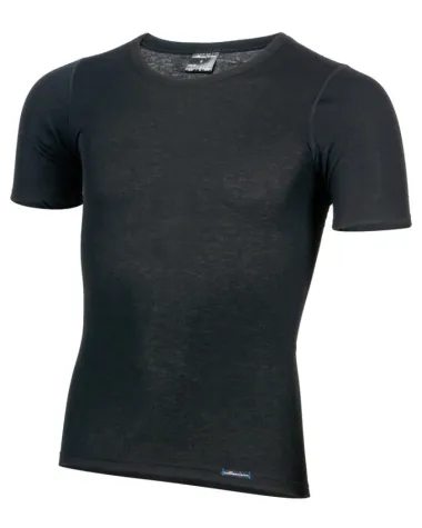 Comazo entwickelt eigene Funktionswäsche Textiltechnologie und verlost traumhaftes Wanderwochenende Bild: Comazo entwickelt eigene Funktionswäsche Textiltechnologie und verlost traumhaftes Wanderwochenende