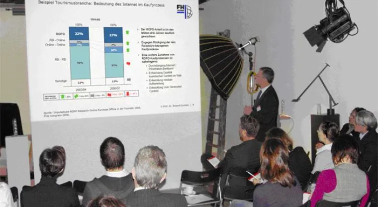 LEBHAFTE DISKUSSION AN LIVE-LOCATION Bild: LEBHAFTE DISKUSSION AN LIVE-LOCATION