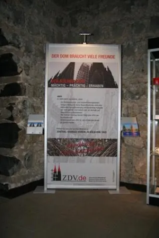 Bild: Alles was Werbung braucht – damit der Dom uns bleibt