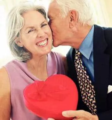 Bild: Einfach Liebe – Amors Pfeil trifft auch die sog. Best Ager