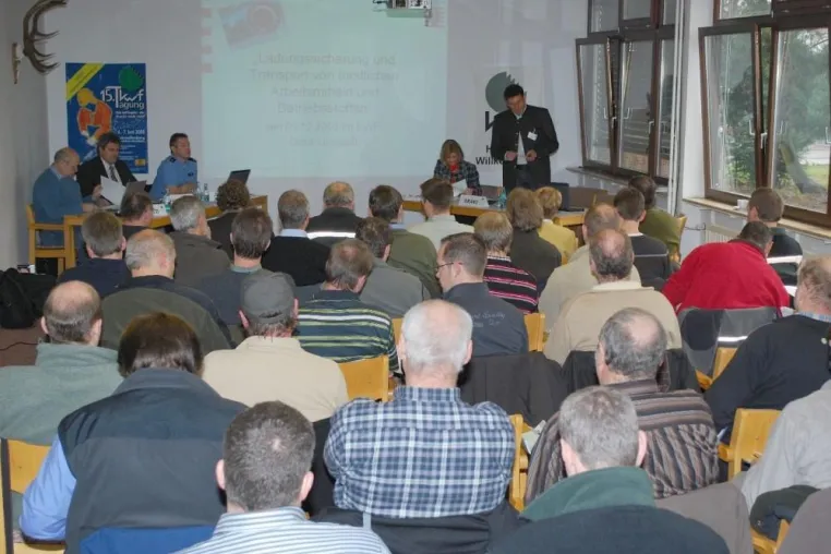 Bild: KWF-Seminar zur Ladungssicherung von forstlichen Arbeitsmitteln großer Erfolg