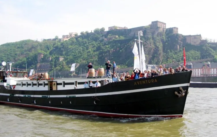 Bild: Boat Show statt Road Show –  Produktpräsentation auf dem Wasser