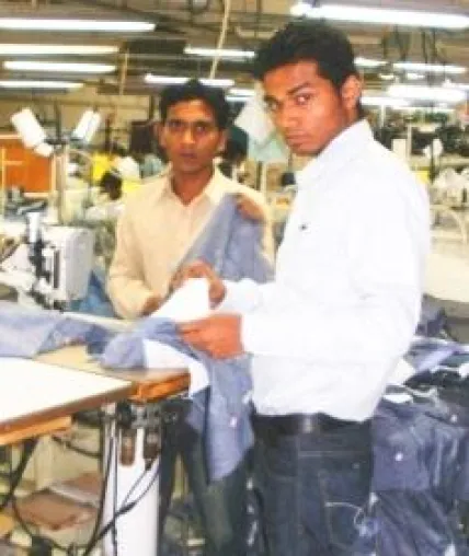 Indiens großer Textilkonzern Orient Craft würdigt die Qualität der Samuel-Stiftung Bild: Indiens großer Textilkonzern Orient Craft würdigt die Qualität der Samuel-Stiftung